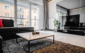 Apartamenty Homely Place Serce Poznania - Stary Rynek - Parking